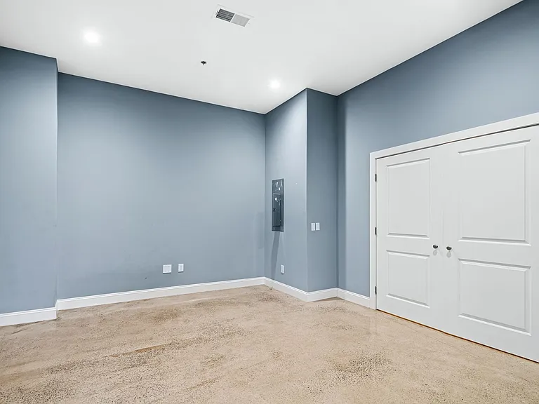 3421 Richmond St #114 — Photo 17
