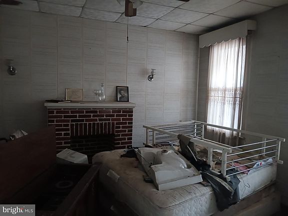 3rd image of 2908 Baker St
