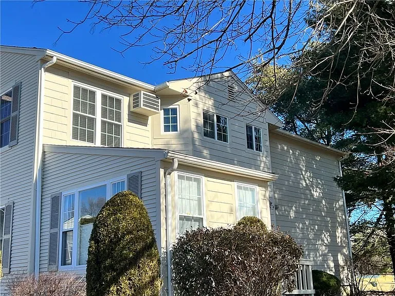 29 Swan Ct — Photo 2