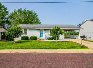 410 Locust St, New Haven, MO 63068