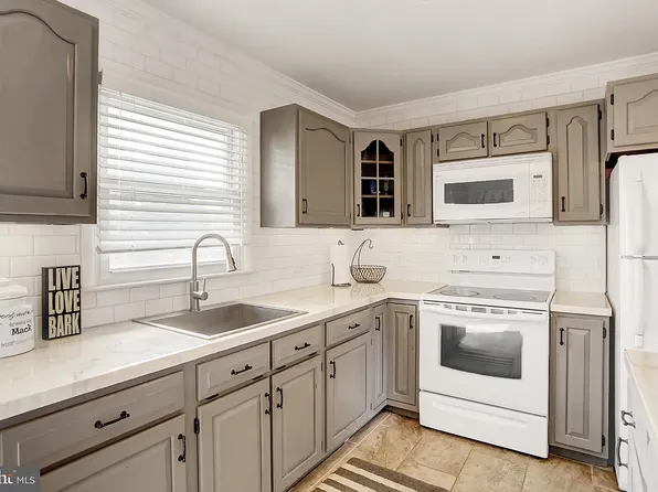 44 Glenwood Ct, Reading, PA 19608