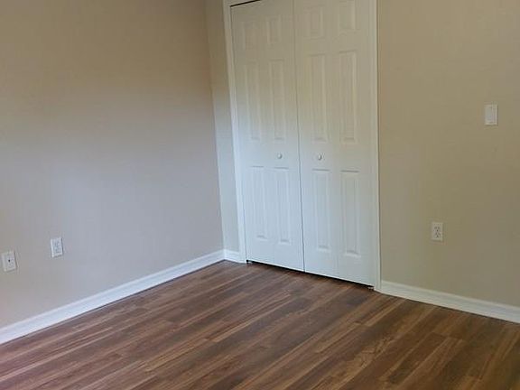 4th image of 45 Woodbury Dr