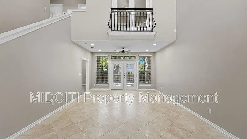 4 bed, 2.5 bath, 1977 sqft, $2,150 — Photo 4