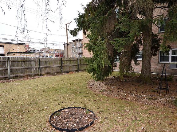 3rd image of 1728 W Farwell Ave APT 205