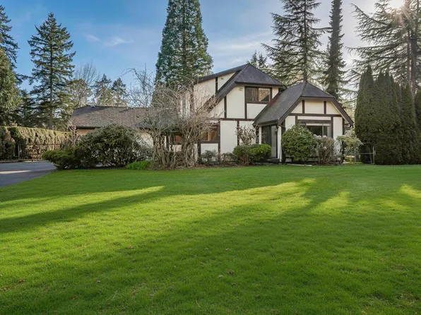 2570 142nd St, Surrey, BC V4P 2G3