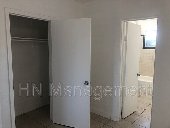 5th image of 4121 N 33rd Dr APT 5