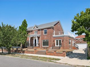 65 W Beech St, Long Beach, NY 11561