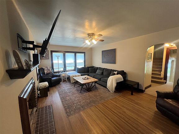 4th image of 2419 Hart Ave