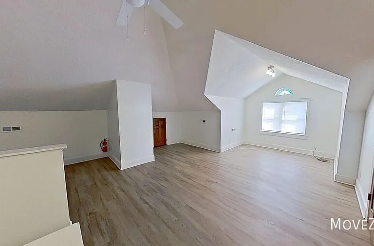 209 E Peace St #C — Photo 20
