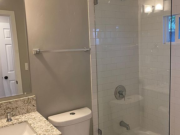5th image of 3333 N Mountain View Dr #1/2