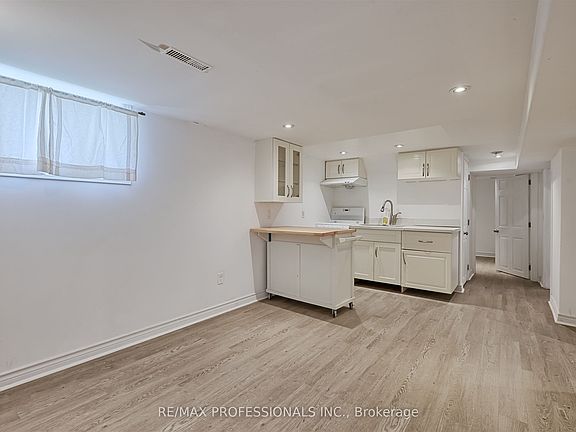 3rd image of 1026 Haig Blvd #Basement