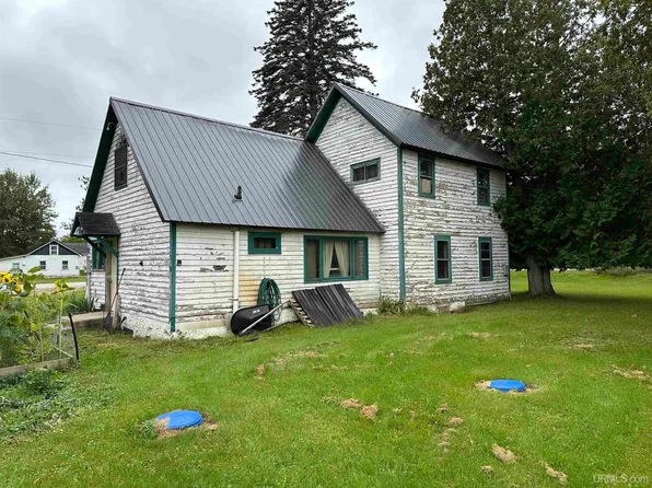 558 N County Road 440 Rd, Manistique, MI 49854