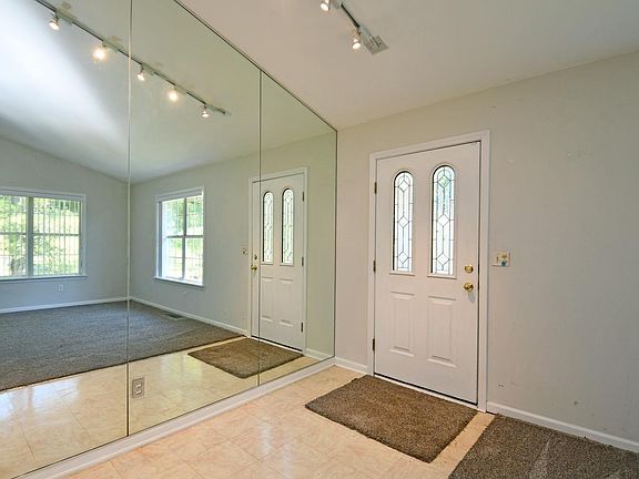 4th image of 5838 Cambridge Ave