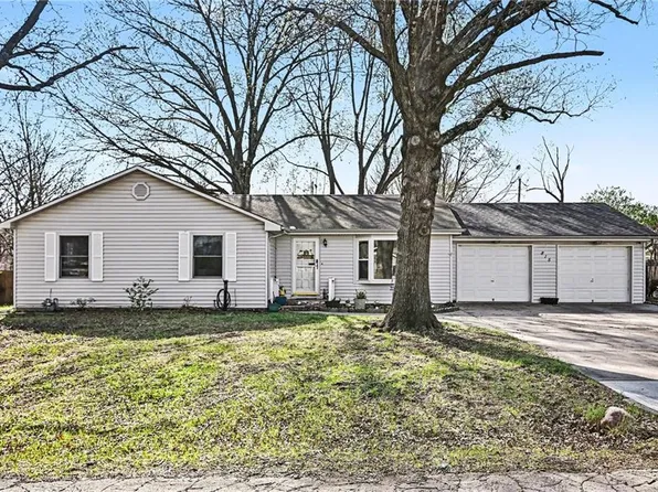 815 Denney Ln, Leavenworth, KS 66048