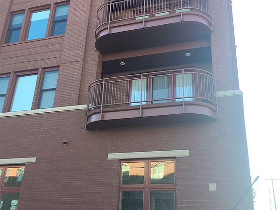 5th image of 215 Washington St #22