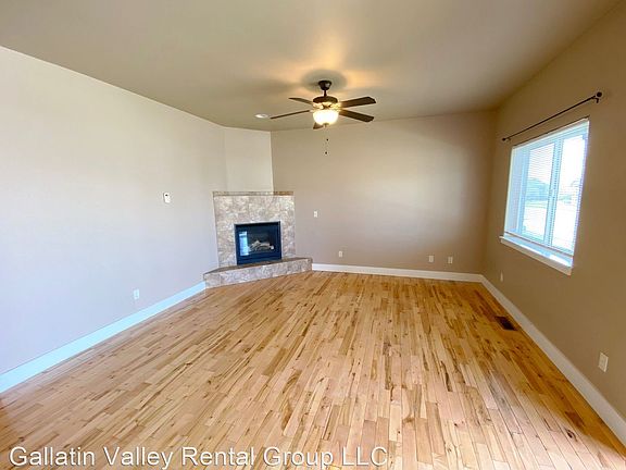 4th image of 993C Forestglen Dr #993C