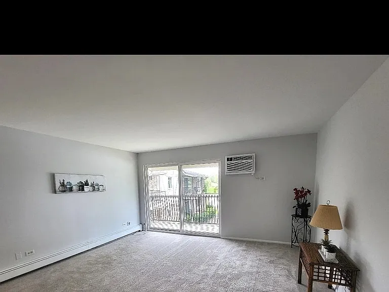 9S201 Lake Dr #207 — Photo 7