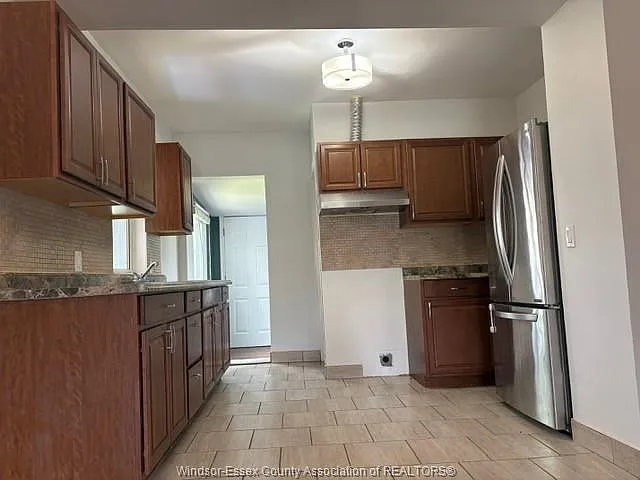 1370 Bruce Ave — Photo 5