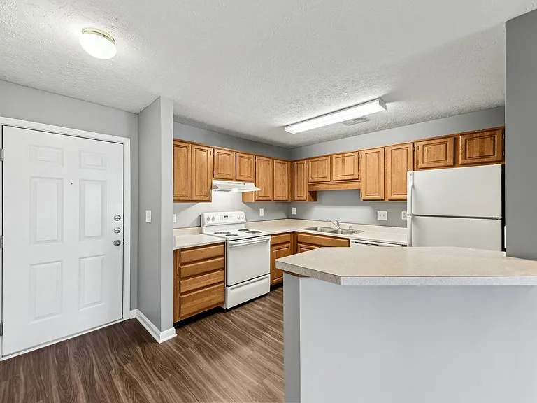 Maple Brook Apartments — Photo 17