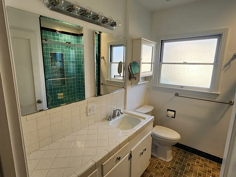 935 Swanston Dr — Photo 10
