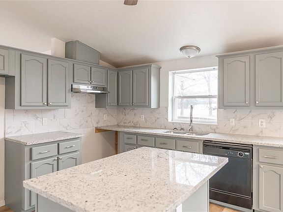 3rd image of 9268 S Ridge Dr