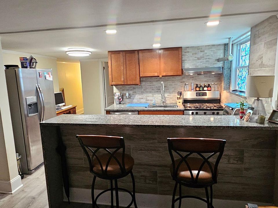 1st image of 1696 Ashland Ave APT 14