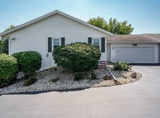 568 W Rockton Rd, Rockton, IL 61072