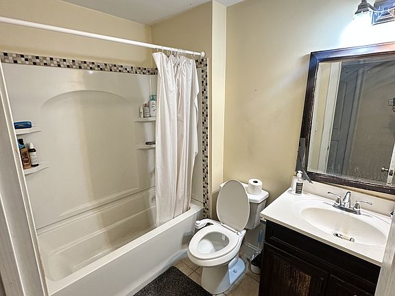 3rd image of 191 Boylston St #1