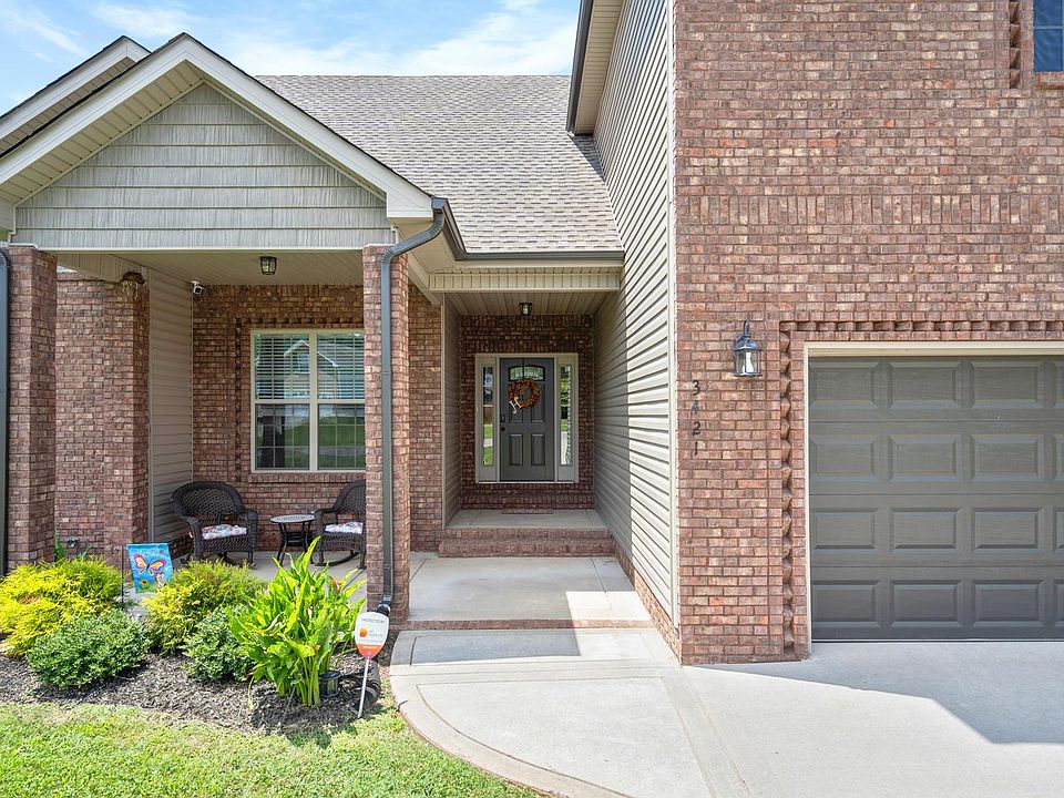 1st image of 3421 N Henderson Way