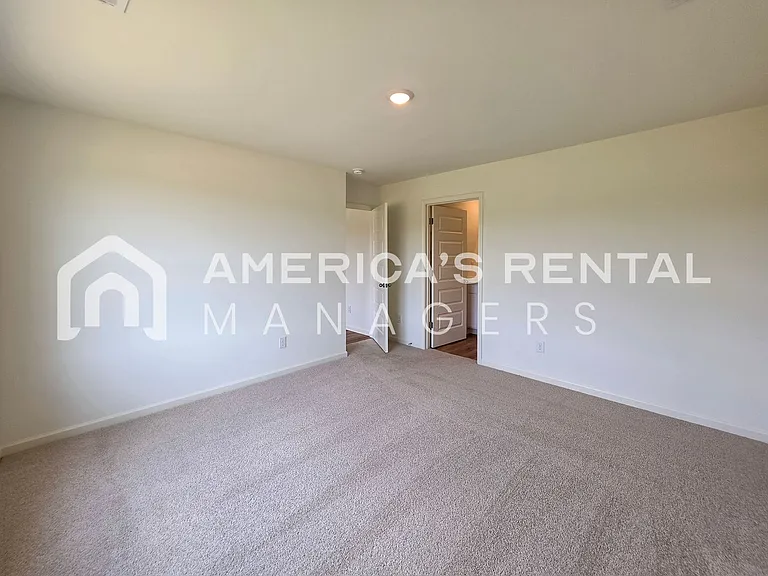 556 Saddlewood Bnd — Photo 44