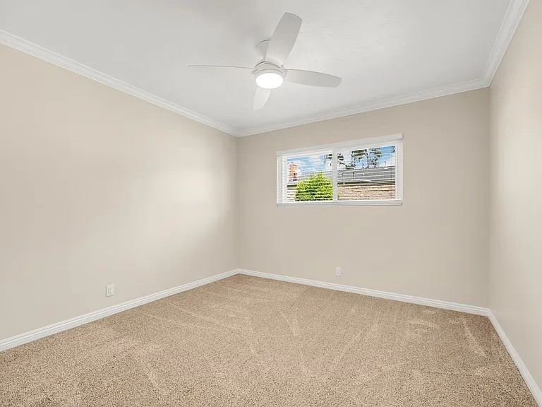 630 N Colfax St — Photo 18