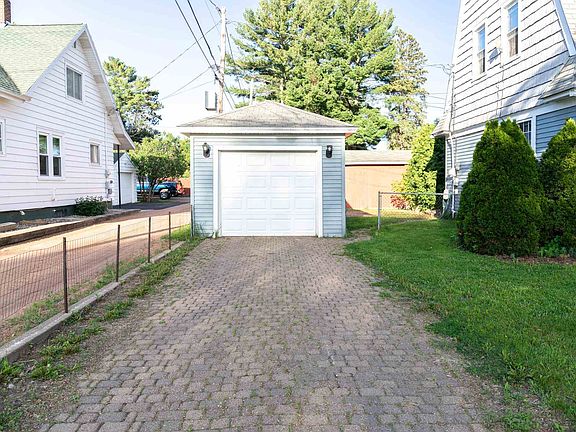 2nd image of 415 Prospect Ave