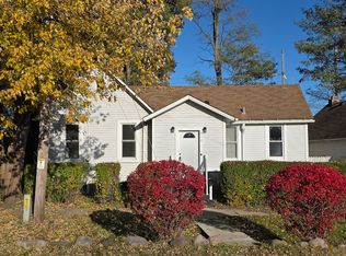 612 S Rochester St, Mukwonago, WI 53149