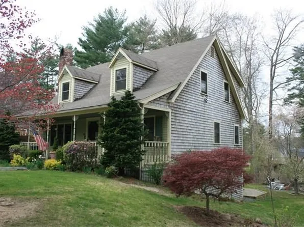 55 Bartlett St, Pembroke, MA 02359