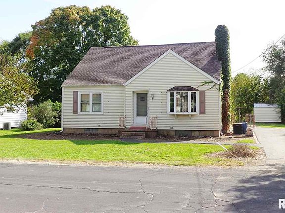 3rd image of 1122 E Parkside Ln