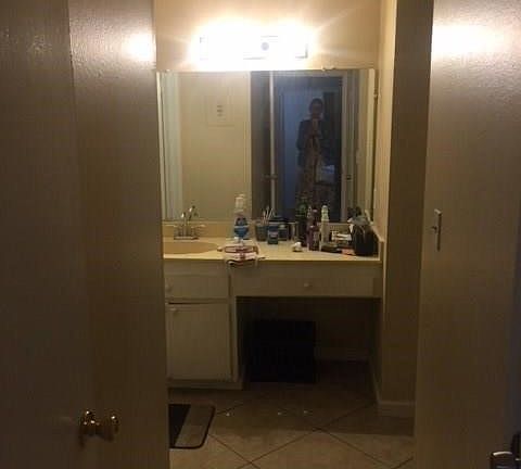 5th image of 801 S Lyon St APT A-111