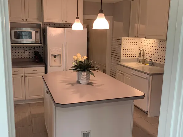 2102 N 60th St #2102, Milwaukee, WI 53208