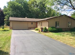 2424 Morningdew Blvd, Maumee, OH 43537