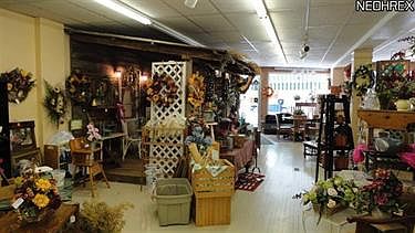 4th image of 33 S Main St