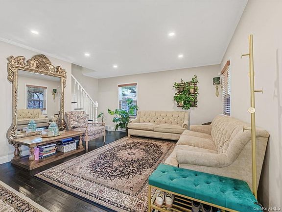 3rd image of 1517 Falmouth Avenue