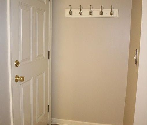 3rd image of 15712 Foxglove Ln