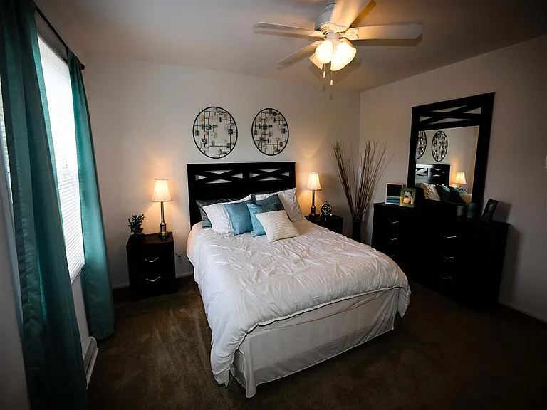 Warson Village Townhomes — Photo 17