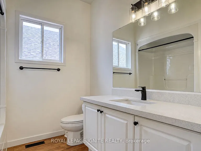 604 Woodmount Cres — Photo 11
