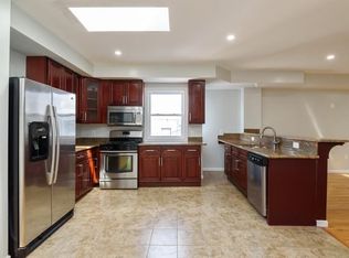 306 3rd St #3, Jersey City, NJ 07302
