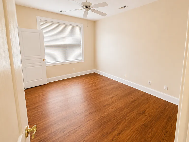 2678 Broad St — Photo 9