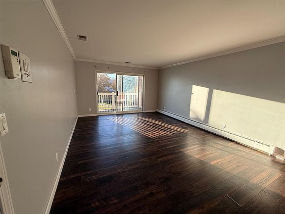 4th image of 2445 Torquay Ave APT 209
