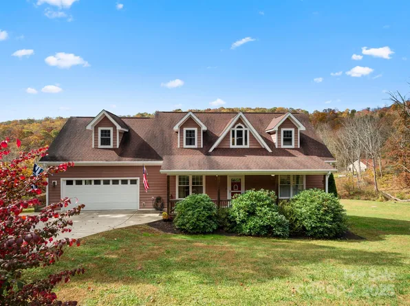 39 Sunnie Rae Ln, Candler, NC 28715