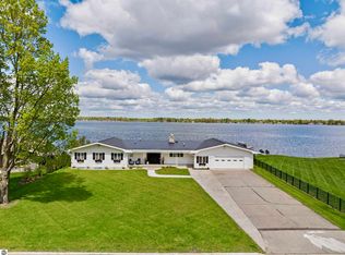 223 Petrie Rd, Cadillac, MI 49601