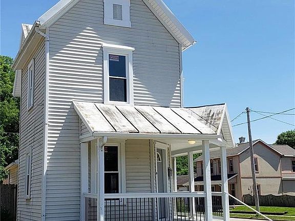 2nd image of 236 Old Main St
