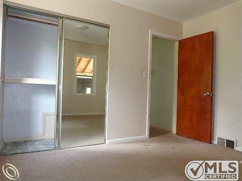 261-949770 Bedroom 2b.JPG